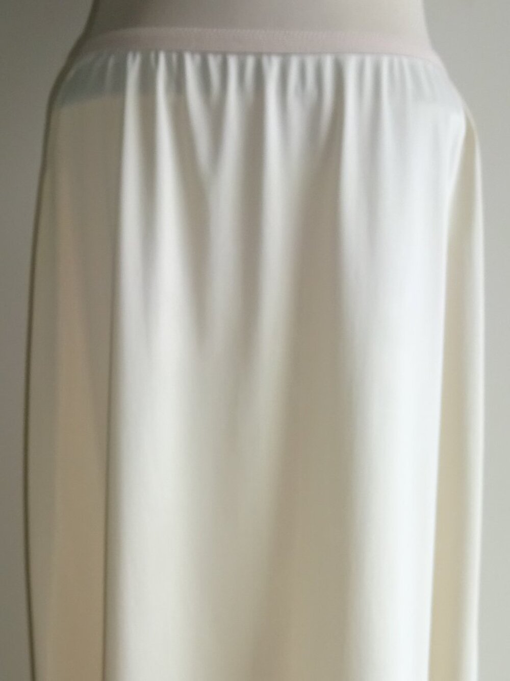 Vintage 1970s Beige Gossard Artemis Long Maxi Half Slip M Lace Style 9014 USA